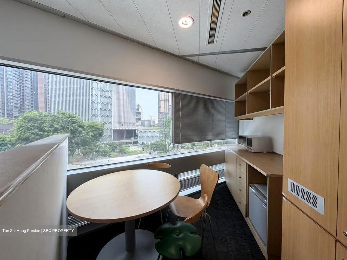 Gateway East (D7), Office #639410601